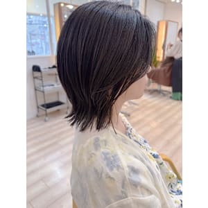 【morio成増/児玉】　ミディアムレイヤーくびれミディアム