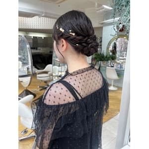 【お呼ばれヘア】