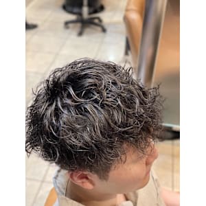 神田スパイラル - ヘアーモードキクチ 神田日銀通り店【ヘアーモードキクチ】掲載中