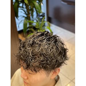 神田スパイラル - ヘアーモードキクチ 神田日銀通り店【ヘアーモードキクチ】掲載中
