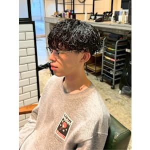 波巻きパーマ　刈り上げ　眼鏡に合うパーマ　メンズパーマ - MEN'S SALON alfRed 瑞穂店【メンズサロン アルフレッド ミズホテン】掲載中