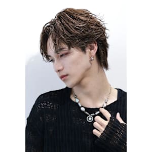 フェザーセンターパート - LIPPS hair 難波【1/16 NEW OPEN】【リップス ヘアー ナンバ】掲載中