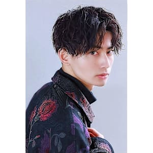 前下がりソフツイセンターパート - LIPPS hair 難波【1/16 NEW OPEN】【リップス ヘアー ナンバ】掲載中