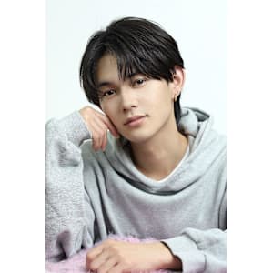 ナチュラル　センターパート　ニュアンス - LIPPS hair 難波【1/16 NEW OPEN】【リップス ヘアー ナンバ】掲載中