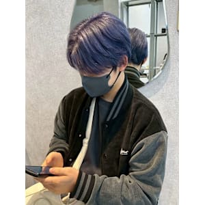 ハイトーン×センターパート(ブリーチ/メンズカット) - Men’s salon Zina 天神 ［メンズカット/眉毛/韓国/パーマ］【メンズサロンジーナ】【メンズサロン　ジーナ　テンジン　メンズカット　マユゲ　カンコク　パーマ　メンズサロン　ジーナ】掲載中