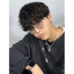 波巻きスパイラルパーマ×暗髪マッシュ ウェット仕上げで色気を - ヒロ銀座ヘアーサロン銀座一丁目店【ヒロギンザヘアーサロンギンザイッチョウメテン】掲載中