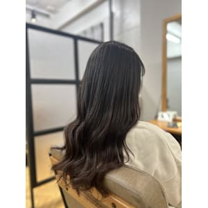 暗め赤みなしブラウン - aroot 町田店 酸性縮毛矯正/髪質改善カラー【アルート マチダテン サンセイシュクモウキョウセイ カミシツカイゼンカラー】掲載中