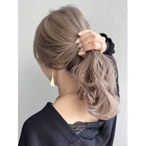ミルクティーベージュ/全頭ブリーチ/ハイレイヤーカット - BLONDE 町田 【ブロンド】【ブロンド マチダ】掲載中