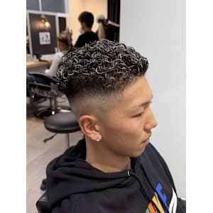 フェード/メンズ/大宮/ツイストスパイラル/ - Vii men【ビーメン】掲載中