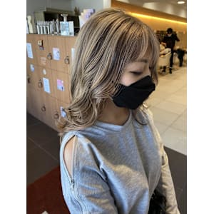 ダブルカラーローライトミルクティーベージュ - NYNY 桂店【ニューヨークニューヨーク カツラテン】掲載中