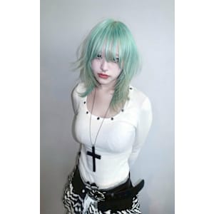 ミントカラー　デザインカラー　ケアブリーチカラー　表参道