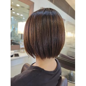 丸み×くびれで“首が細く見える”大人ショート 朝5分でキマる - STYLE 成城【スタイルセイジョウ】掲載中