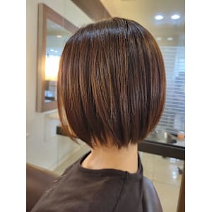 丸み×くびれで“首が細く見える”大人ショート 朝5分でキマる - STYLE 成城【スタイルセイジョウ】掲載中