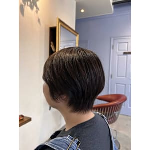 ショートグラデーションカット - Lourdes hair design【ルルドヘアーデザイン】掲載中