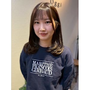 レイヤーカット 20代 オリーブグレージュ 透明感カラー - Oggi 西新店【オッジニシジン】掲載中
