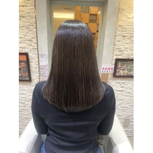 赤みを抑えて、艶で魅せる大人ブラウン - VISAGE plus【ヴィサージュ プラス】【ヴィサージュ プラス】掲載中