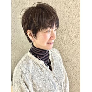 小顔ショートレイヤー