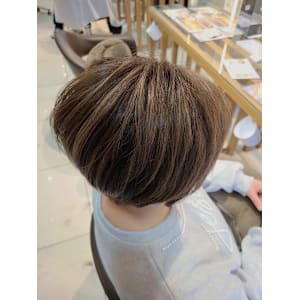 【小田急相模原】白髪ぼかしハイライト×ショート - LOHAS by KENJE【ロハスバイケンジ】掲載中