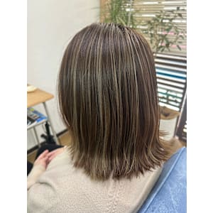 大人女性にオススメ！ケアブリーチハイライト