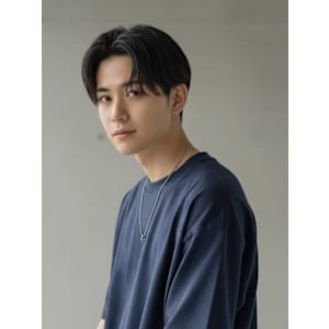 メンズセンターパートスタイル