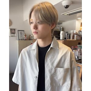 ブリーチカラーベージュハイトーン透明感センターパートマッシュ - NYNY 桂店【ニューヨークニューヨーク カツラテン】掲載中