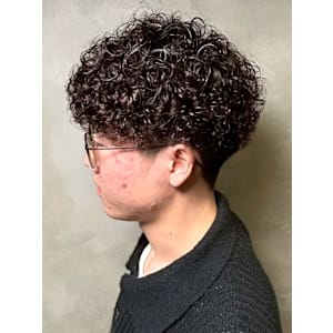 スパイラルパーマ 刈り上げ ショート マッシュ カジュアル - 完全個室 THIS IS BARBER 3rd【カンゼンコシツ ディスイズバーバーサード】掲載中