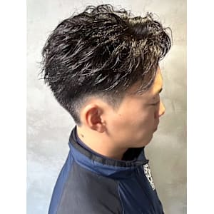 ツーブロック 毛流れパーマ アップバング 束感 ビジネス