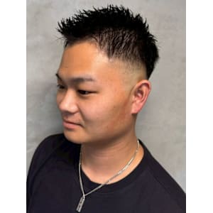 スキンフェード アップバング ベリーショート 刈り上げ