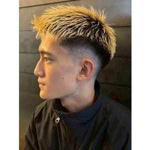 スパイキーショート ブリーチ イエローベージュ フェード