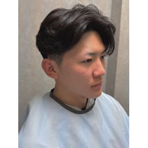 センターパート 毛流れパーマ ツーブロック ナチュラルパーマ