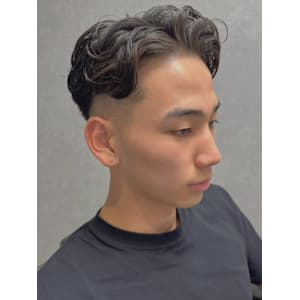 オールバック ナチュラルパーマ スキンフェード メンズパーマ