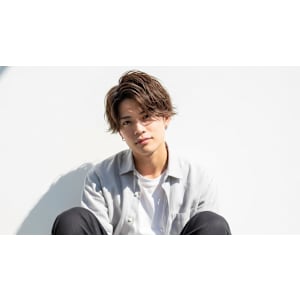 【メンズ】センターパート×ふんわり立ち上げ