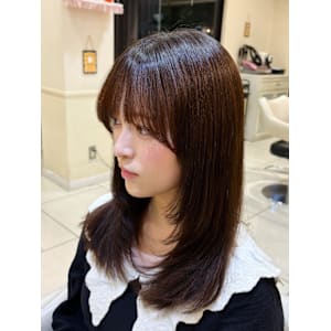 【顔周りレイヤーカット】小顔見せ可愛い韓国風ミディアム