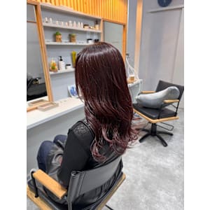 巻きもストレートも楽しめる チェリーピンクロング