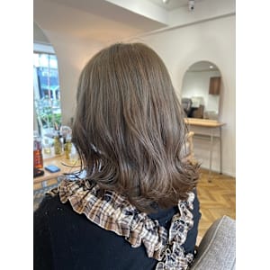 オリーブカラー/ベージュカラー/ブリーチカラー