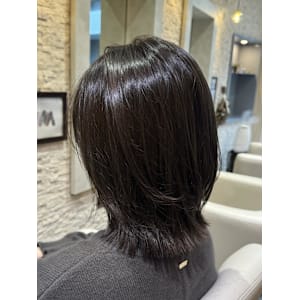 アッシュカラー×レイヤーカット - VISAGE plus【ヴィサージュ プラス】【ヴィサージュ プラス】掲載中