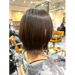 ショートボブレイヤー（タッセルボブ）　ショートウルフカット