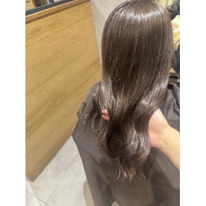 ミルキーグレージュ - 半個室型美容室 Sourire 春日千歳町店【ハンコシツガタビヨウシツ スーリール カスガチトセマチテン】掲載中