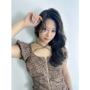 大人上品ヘア　黒髪　巻き髪　ゆるふわ - JENNIE by Menon【ジェニーバイメノン】掲載中