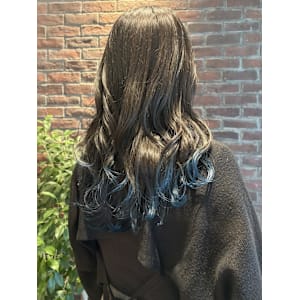 ブルーの裾カラー - 半個室型美容室 Sourire 博多店【ハンコシツガタビヨウシツスーリールハカタテン】掲載中