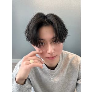 【福岡/天神/メンズカット】フェザーショート/センターパート - Men’s salon Zina 天神 ［メンズカット/眉毛/韓国/パーマ］【メンズサロンジーナ】【メンズサロン　ジーナ　テンジン　メンズカット　マユゲ　カンコク　パーマ　メンズサロン　ジーナ】掲載中