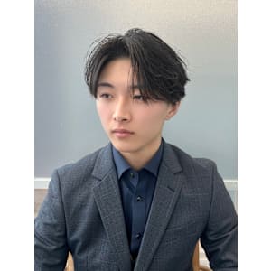 【福岡/天神/メンズパーマ】フェザーショート/センターパート - Men’s salon Zina 天神 ［メンズカット/眉毛/韓国/パーマ］【メンズサロンジーナ】【メンズサロン　ジーナ　テンジン　メンズカット　マユゲ　カンコク　パーマ　メンズサロン　ジーナ】掲載中