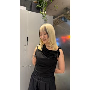 WHITE BLOND × LAW LIGHT BANGS - EARTH/E 吉祥寺店 ハイライト/髪質改善/縮毛矯正【アース　エレガンス　キチジョウジテン　ハイライト　カミシツカイゼン　シュクモウキョウセイ】掲載中