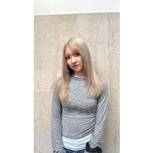 ミルキーシルバー - EARTH/E 吉祥寺店 ハイライト/髪質改善/縮毛矯正【アース　エレガンス　キチジョウジテン　ハイライト　カミシツカイゼン　シュクモウキョウセイ】掲載中