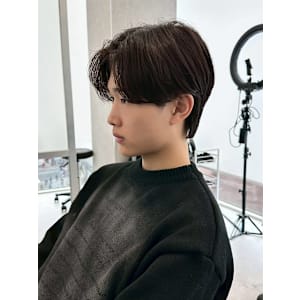 毛流れセンターパート(メンズカット/ダウンパーマ/ナチュラル - Men’s salon Zina 天神 ［メンズカット/眉毛/韓国/パーマ］【メンズサロンジーナ】【メンズサロン　ジーナ　テンジン　メンズカット　マユゲ　カンコク　パーマ　メンズサロン　ジーナ】掲載中