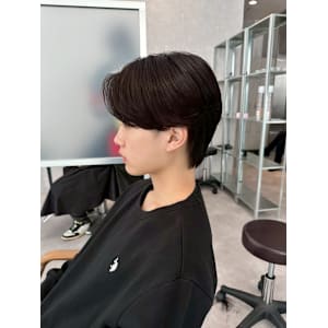 毛流れセンターパート(メンズカット/ダウンパーマ/ナチュラル - Men’s salon Zina 天神 ［メンズカット/眉毛/韓国/パーマ］【メンズサロンジーナ】【メンズサロン　ジーナ　テンジン　メンズカット　マユゲ　カンコク　パーマ　メンズサロン　ジーナ】掲載中