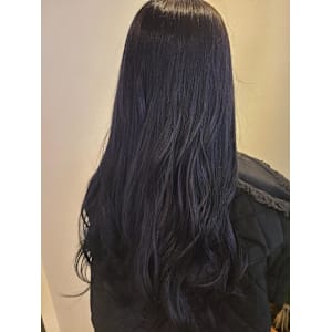 ブルーブラック - 半個室型美容室 Sourire 新宮店【ハンコシツガタビヨウシツ スーリール シングウテン】掲載中