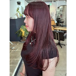 ロングレイヤースタイル　チェリーピンク