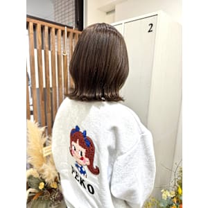 くびれボブ/アッシュブラウン