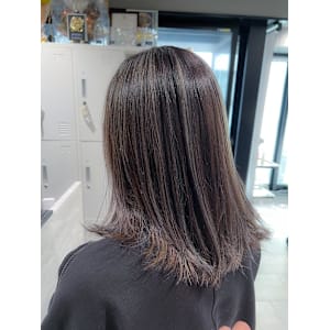 白髪ぼかし細めハイライト30代40代50代グレージュ - STELLA by KENJE【ステラバイケンジ】掲載中